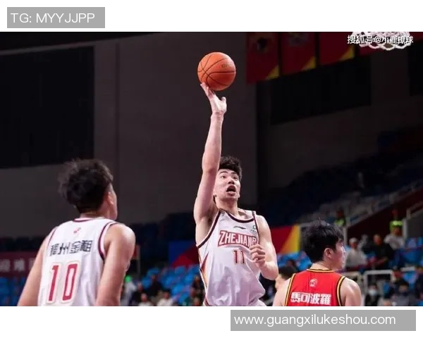 重庆篮球队实力强劲荣登全国排行榜第七名展现出色竞技状态