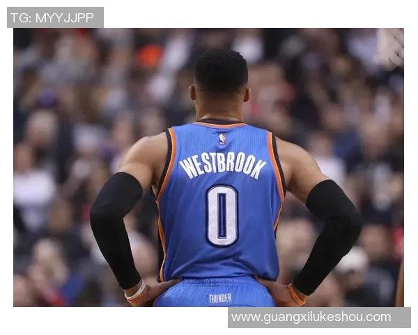 雷霆对阵猛龙威少精彩抢球瞬间引发全场欢呼