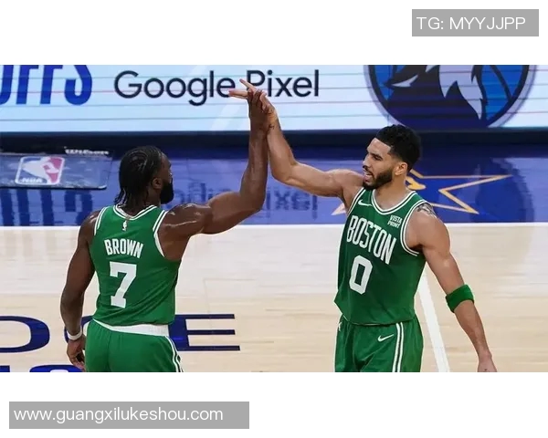 杰森塔图姆领衔波士顿凯尔特人队新赛季冲击总冠军的决心与挑战